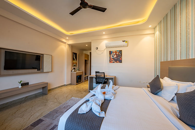 LeafyLush luxury suite